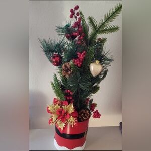 Glitz Home Festive Holiday Mini 21 X 5" Christmas Tree Santa Belt Tin Can